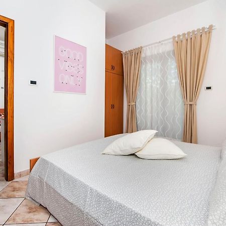 Apartments Milan 罗维尼 外观 照片