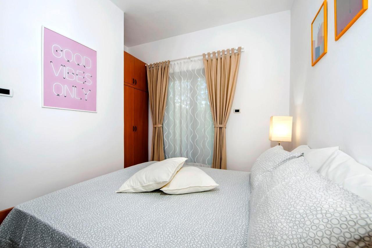 Apartments Milan 罗维尼 外观 照片