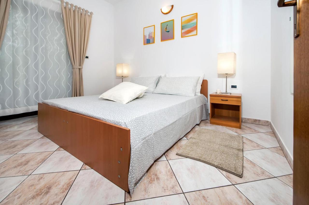 Apartments Milan 罗维尼 外观 照片