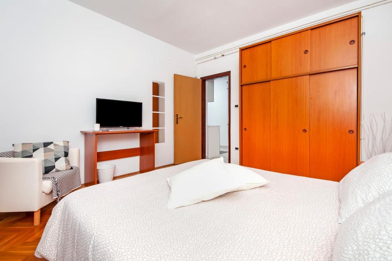 Apartments Milan 罗维尼 外观 照片