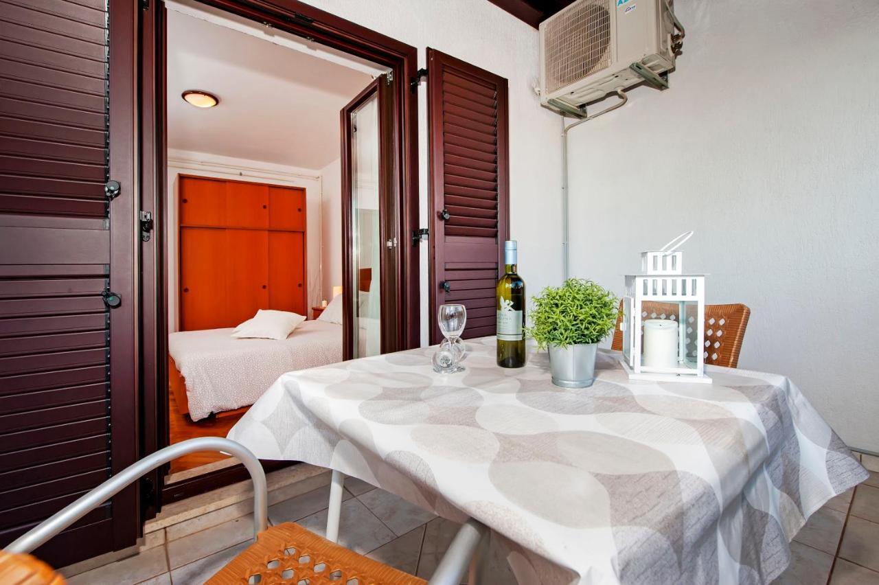 Apartments Milan 罗维尼 外观 照片