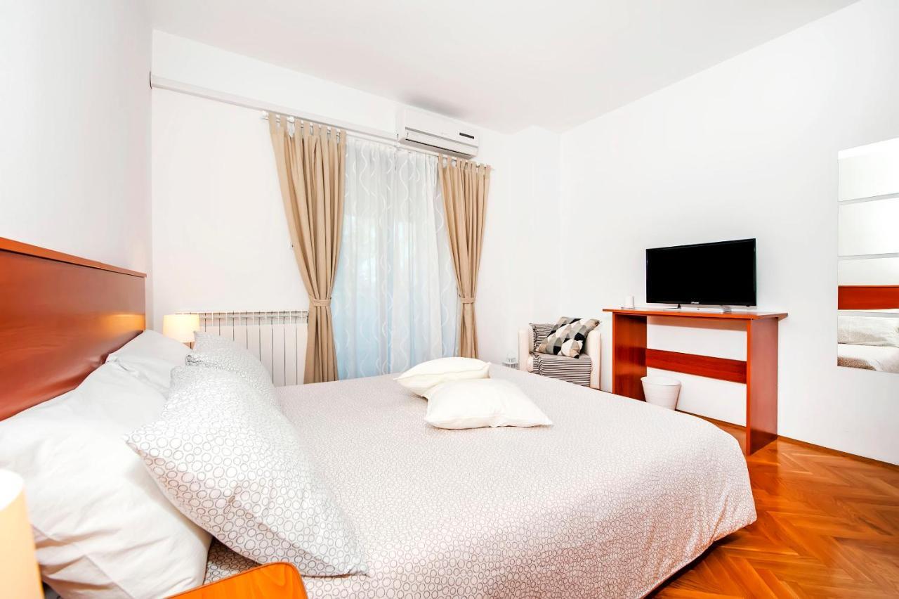 Apartments Milan 罗维尼 外观 照片